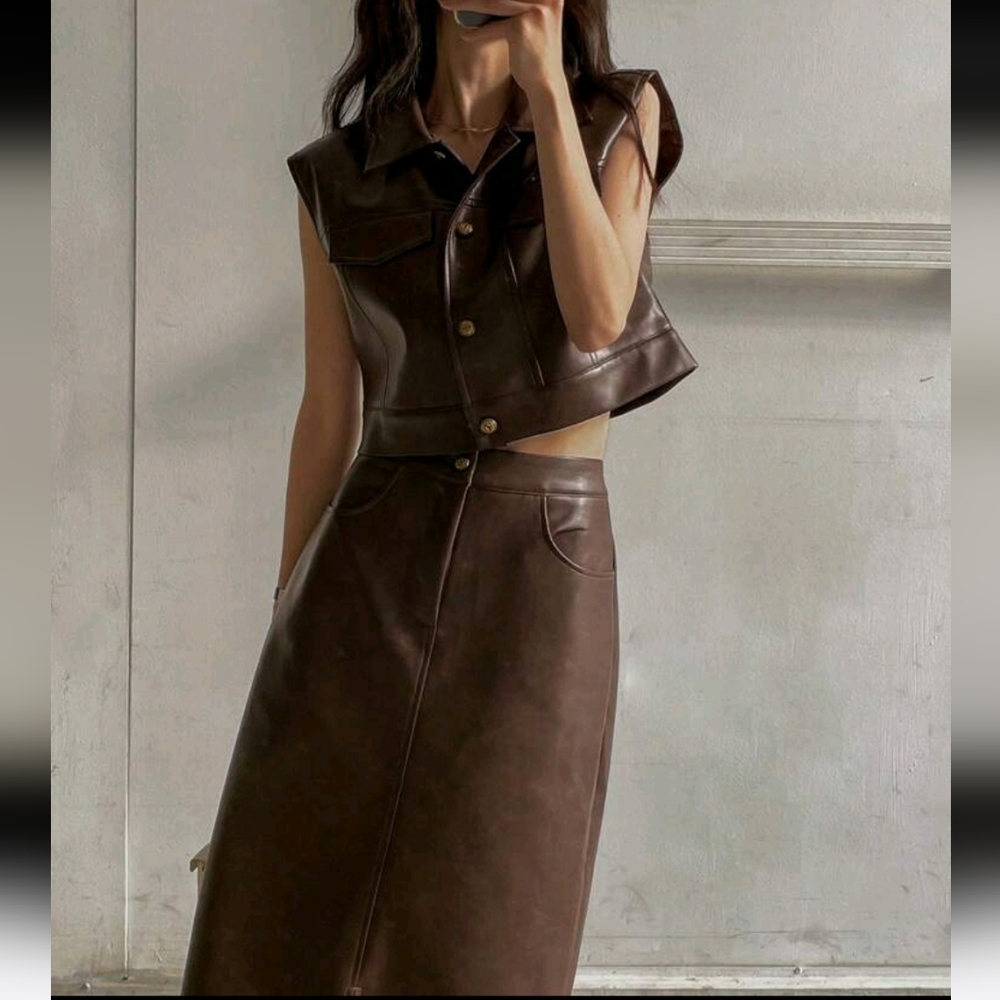 Women's Fall/Winter PU Leather Flap Detail Sleeveless Jacket & Split Hem - Picture 4 of 9